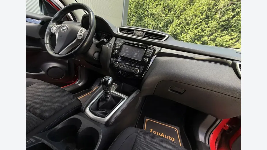 NISSAN Qashqai -