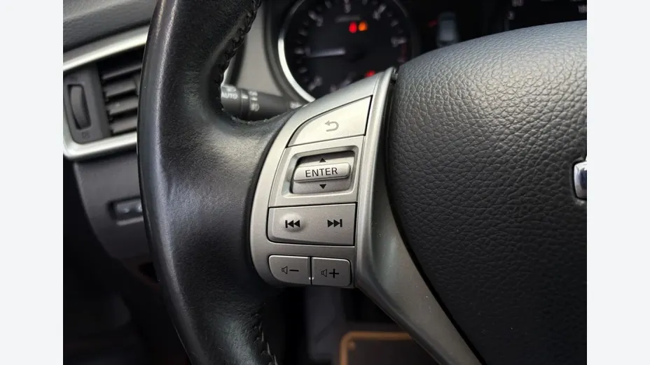 NISSAN Qashqai -