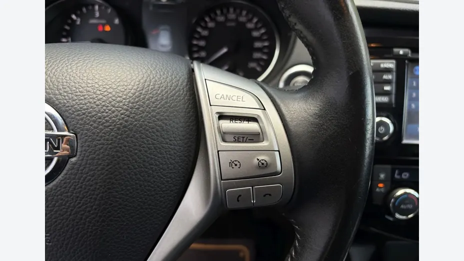 NISSAN Qashqai -