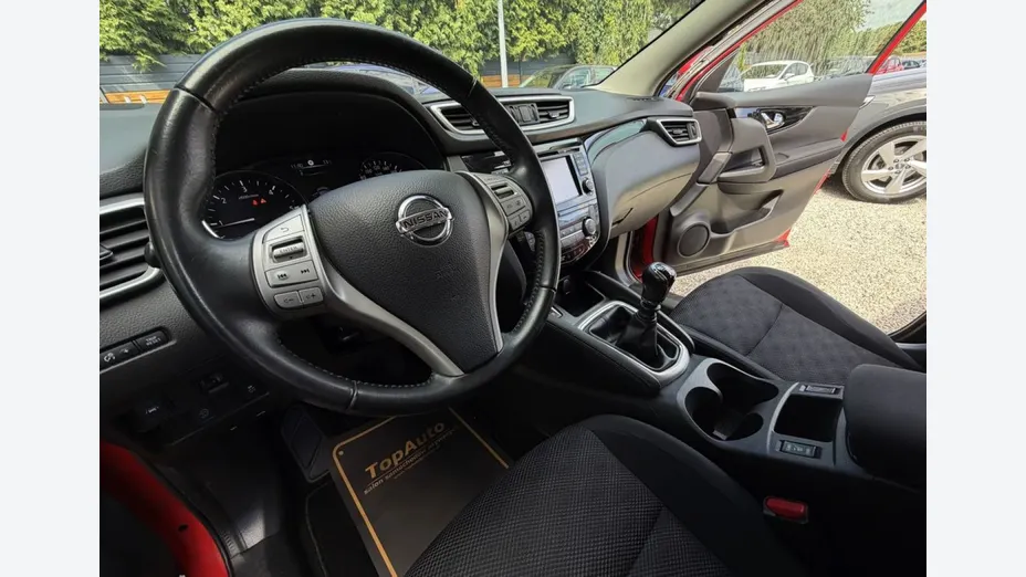 NISSAN Qashqai -