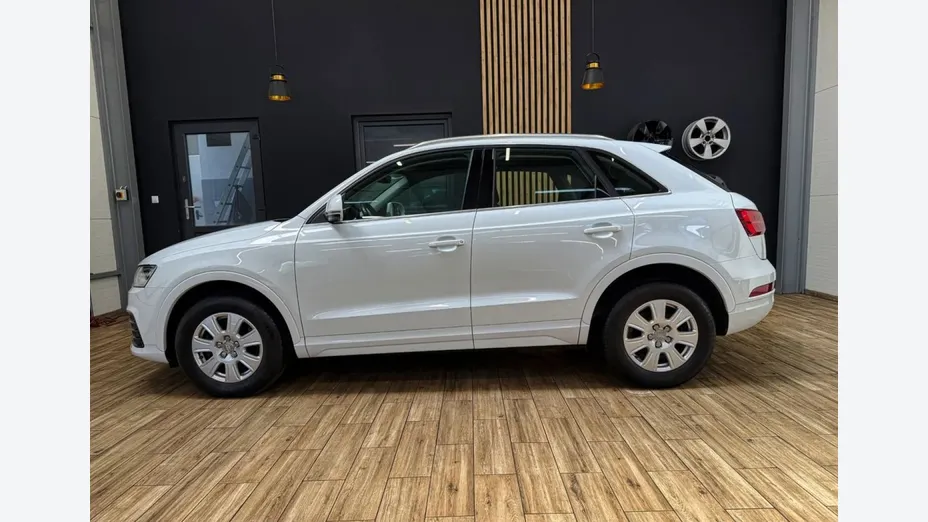 AUDI Q3 -