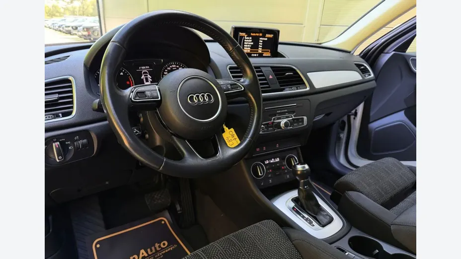 AUDI Q3 -