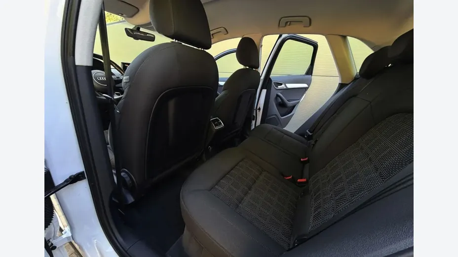 AUDI Q3 -