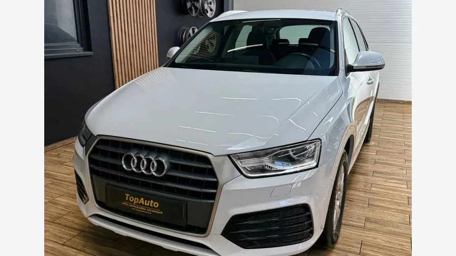 AUDI Q3 -