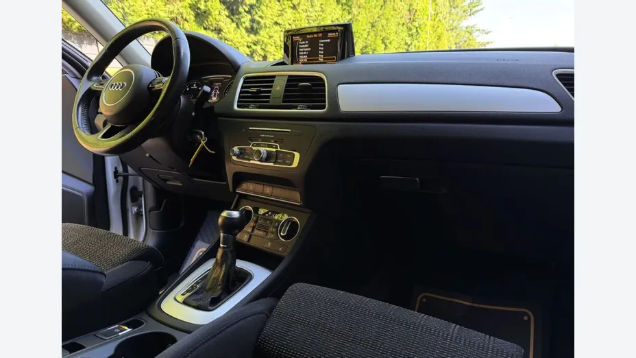 AUDI Q3 -