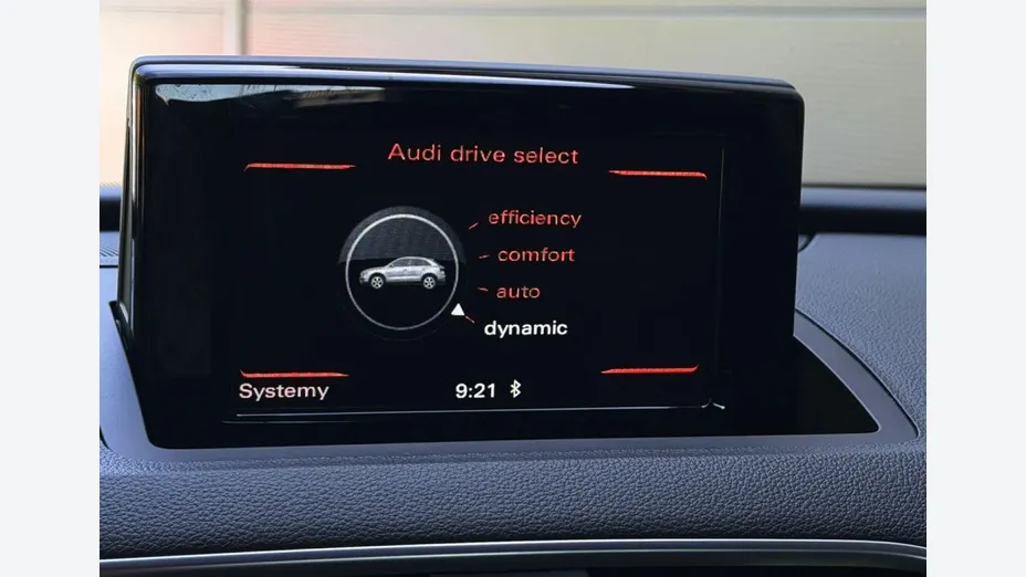 AUDI Q3 -