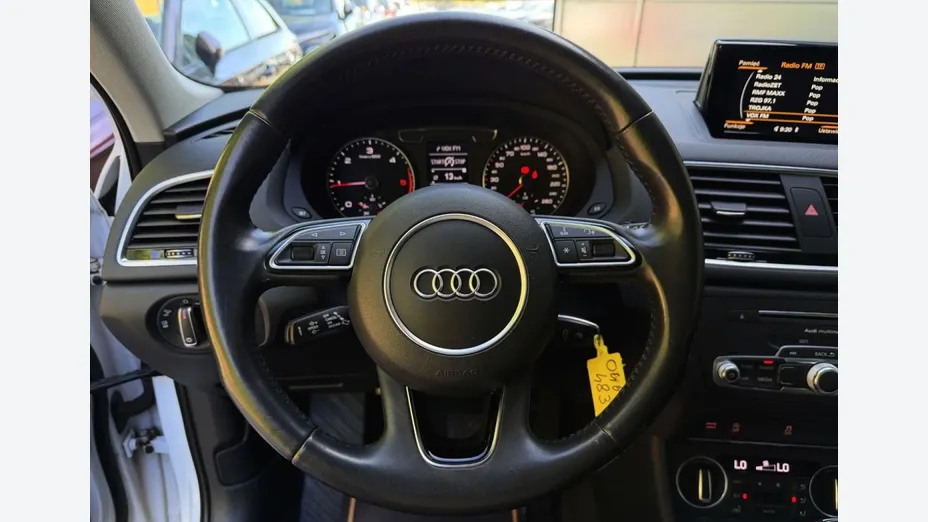 AUDI Q3 -