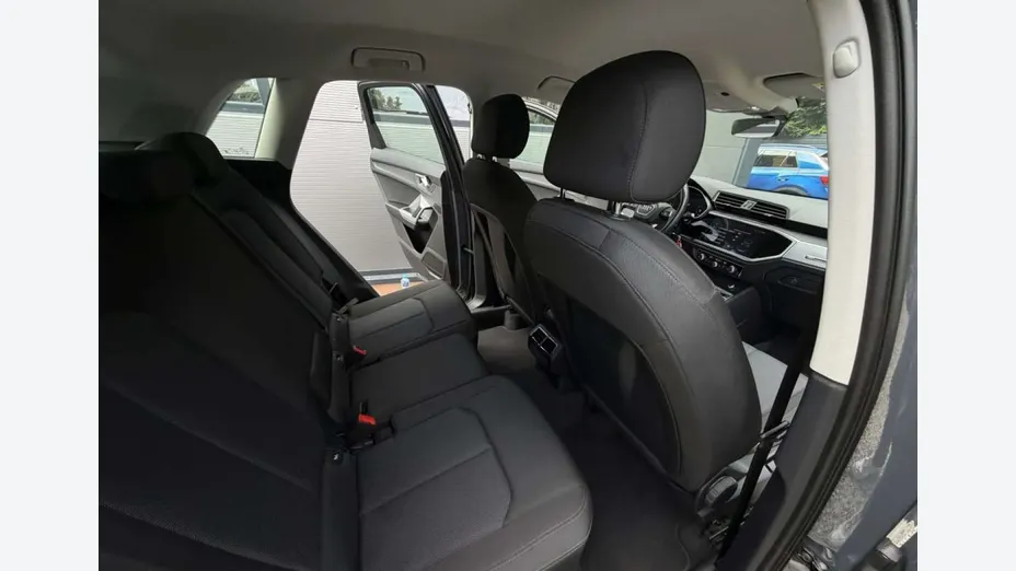 AUDI Q3 -