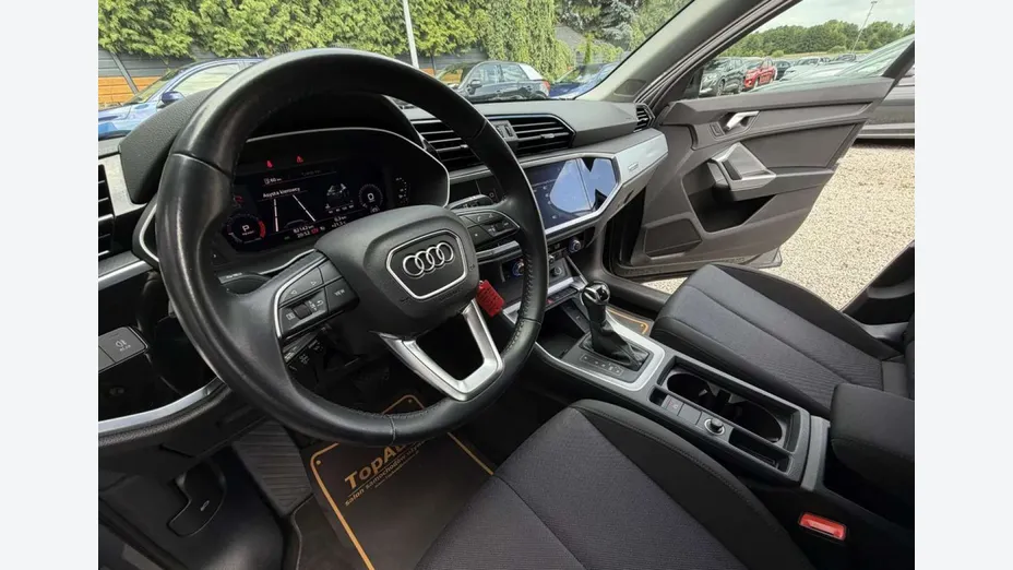 AUDI Q3 -