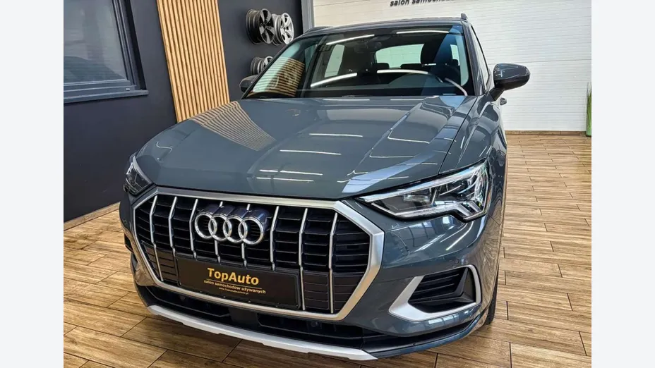 AUDI Q3 -