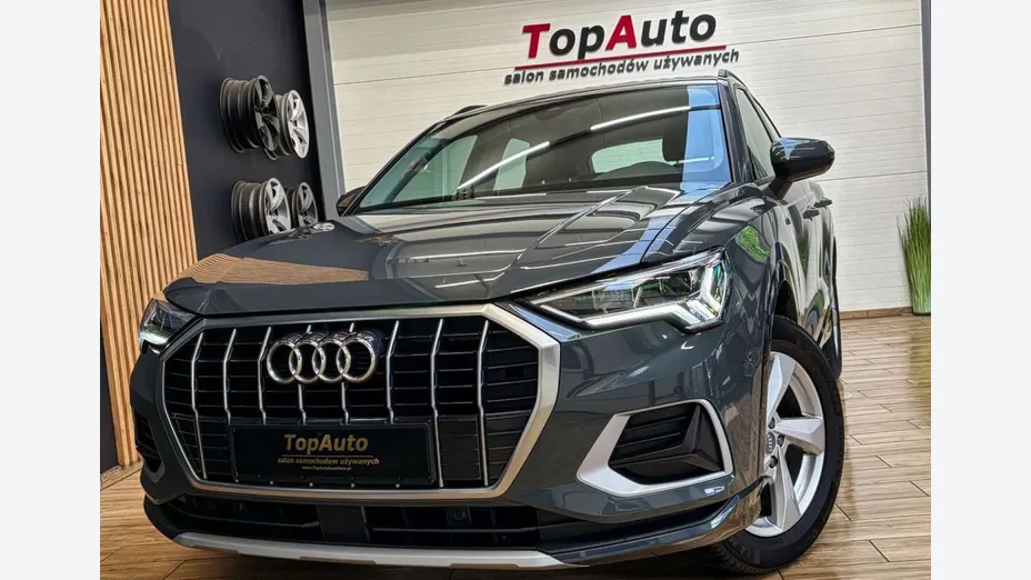 AUDI Q3 -