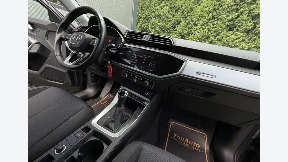 AUDI Q3 -