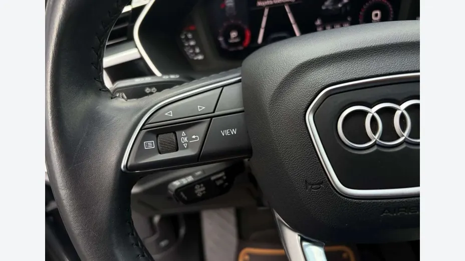 AUDI Q3 -