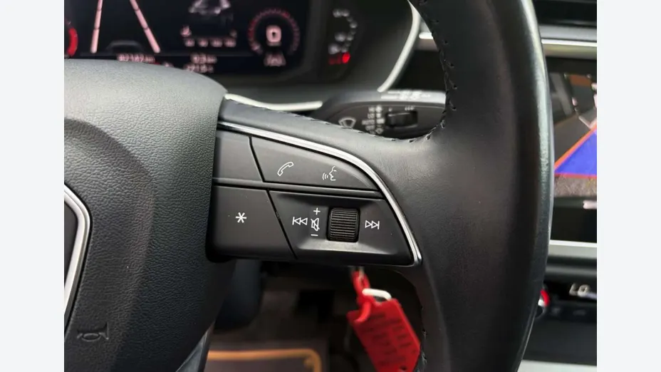 AUDI Q3 -