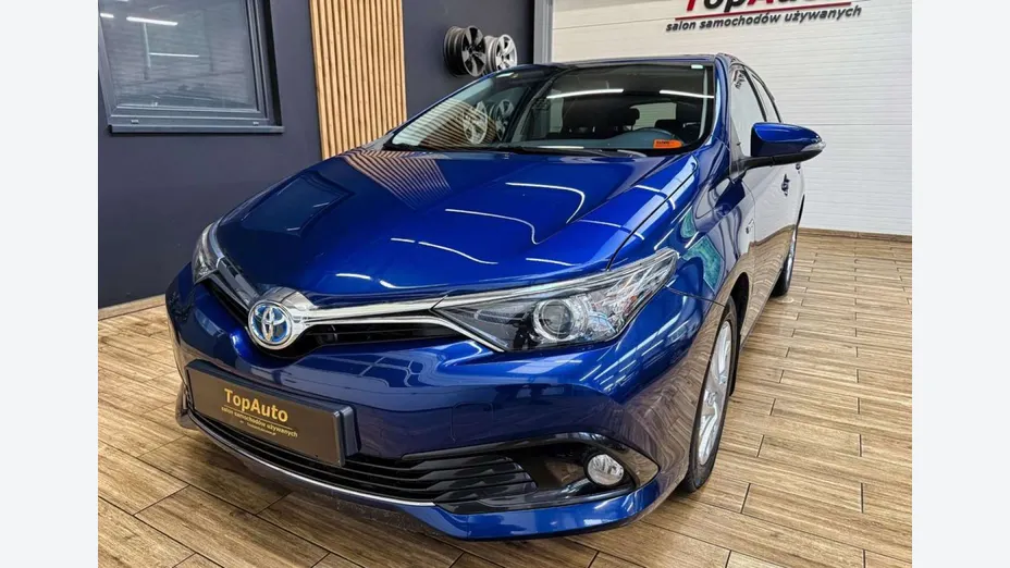 TOYOTA Auris -
