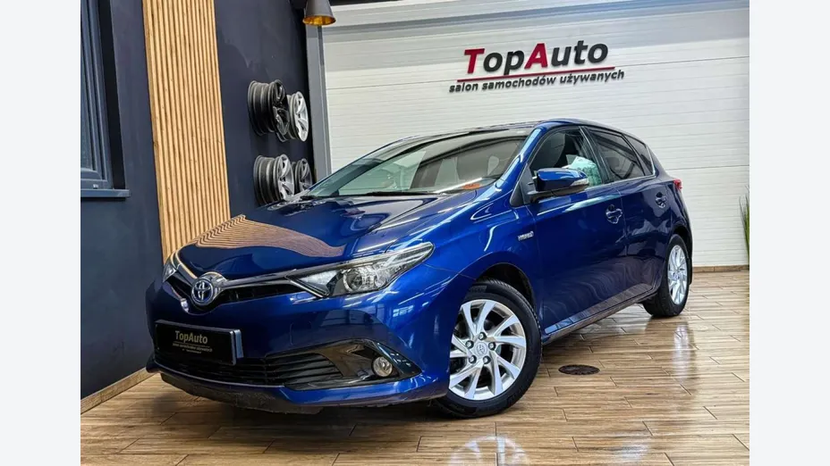 TOYOTA Auris -