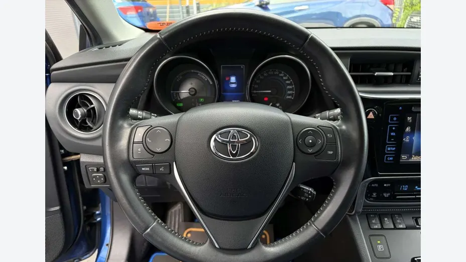 TOYOTA Auris -