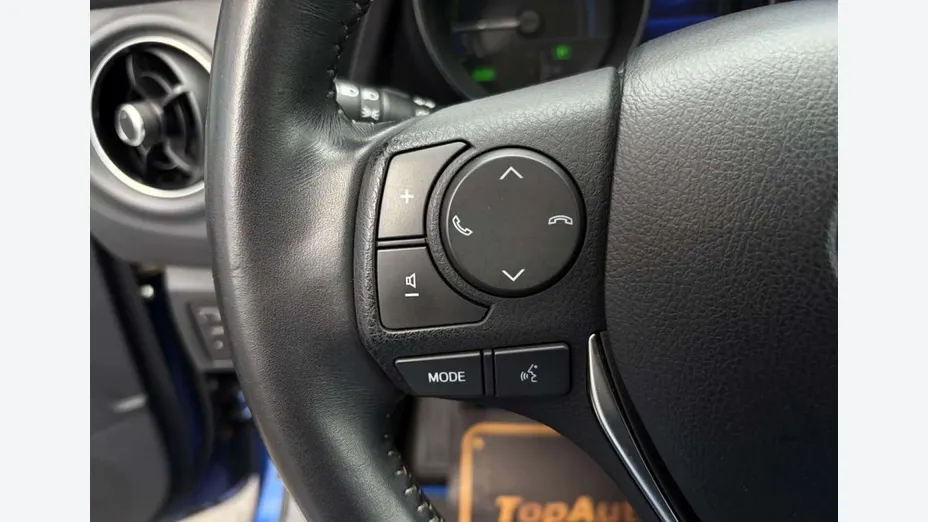 TOYOTA Auris -