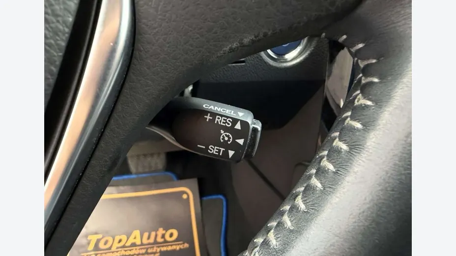 TOYOTA Auris -