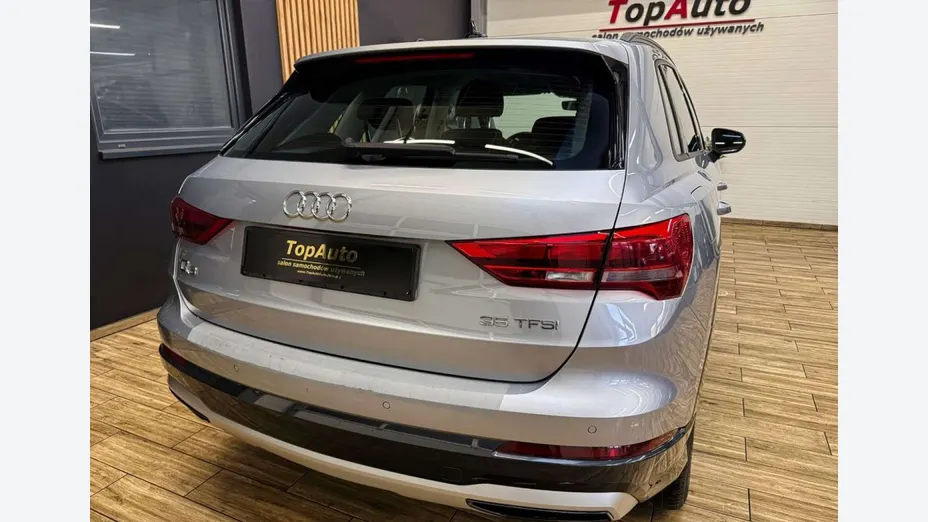 AUDI Q3 -