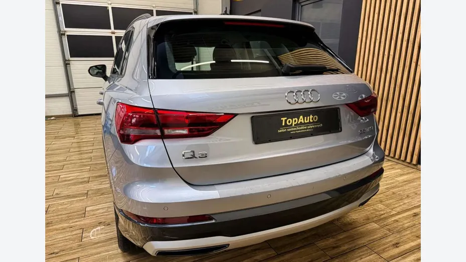AUDI Q3 -