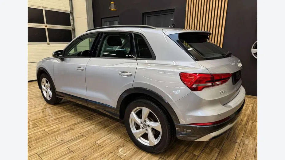 AUDI Q3 -