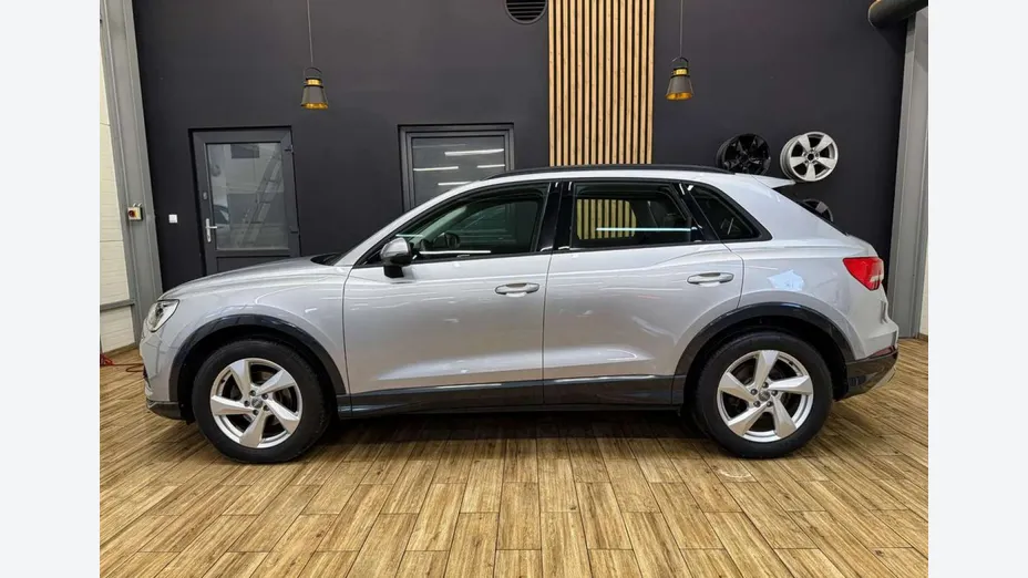 AUDI Q3 -