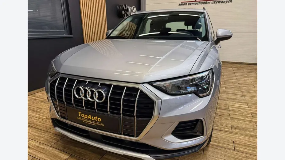 AUDI Q3 -
