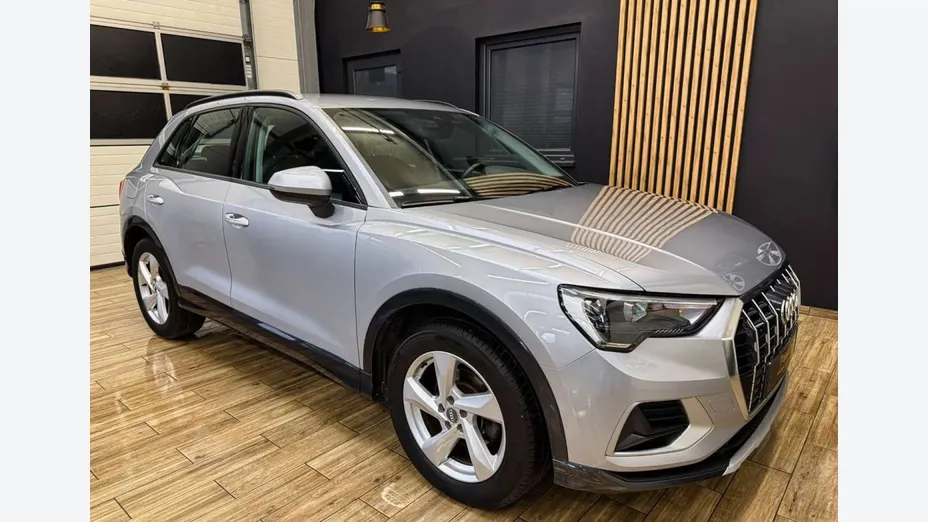 AUDI Q3 -