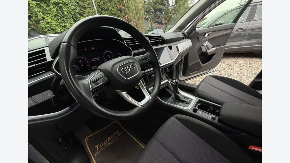 AUDI Q3 -