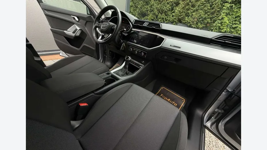 AUDI Q3 -