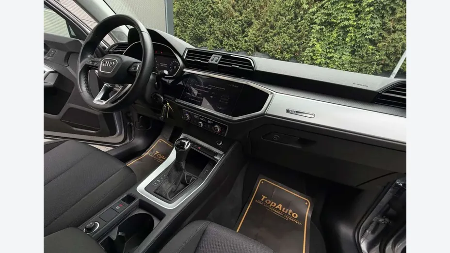 AUDI Q3 -