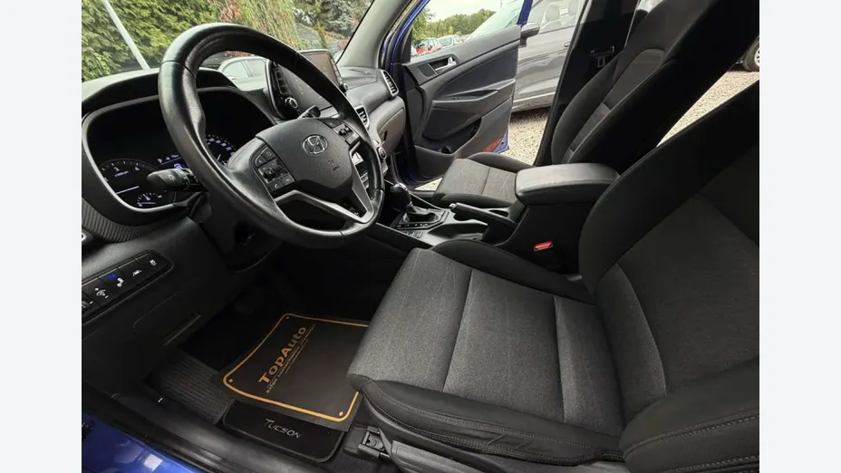 HYUNDAI Tucson -