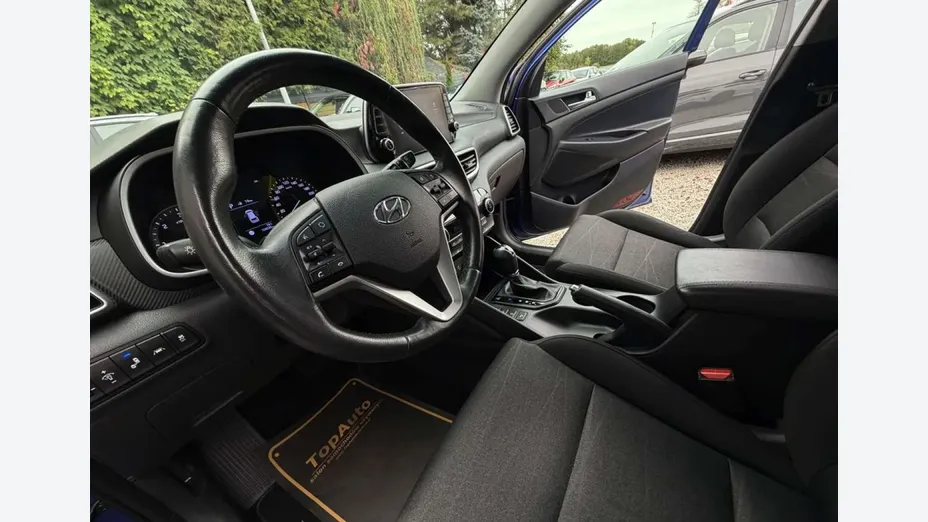 HYUNDAI Tucson -
