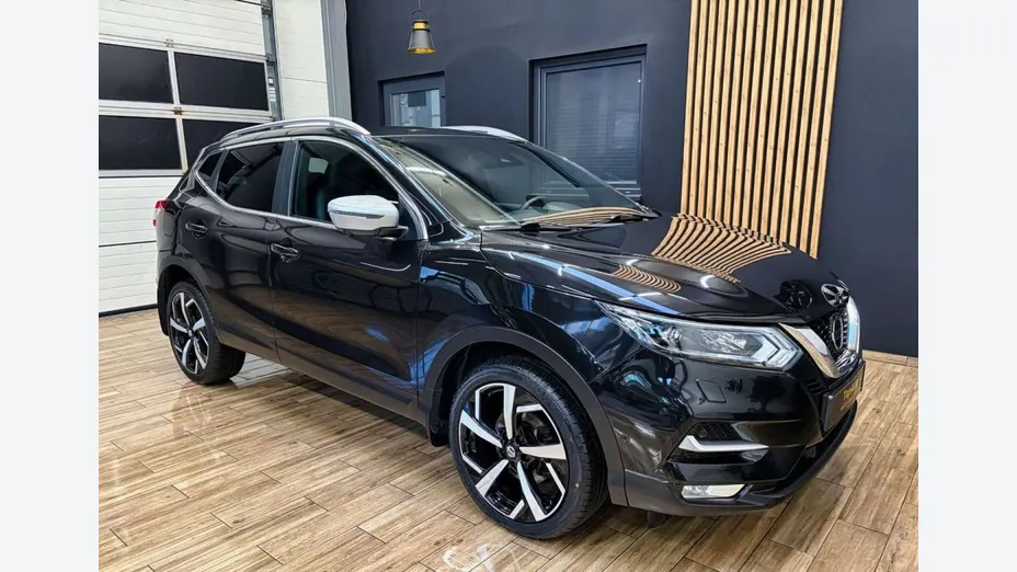 NISSAN Qashqai -