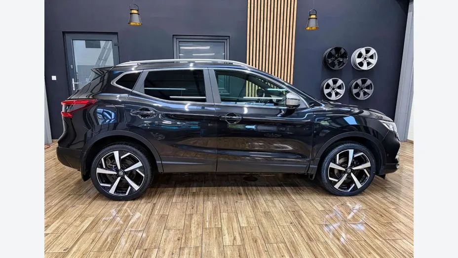 NISSAN Qashqai -