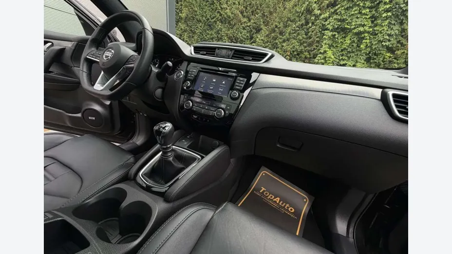 NISSAN Qashqai -