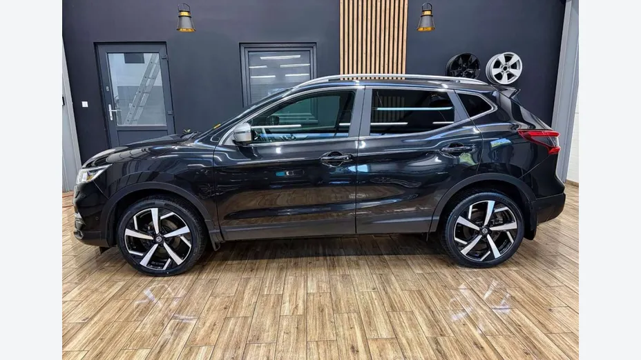 NISSAN Qashqai -
