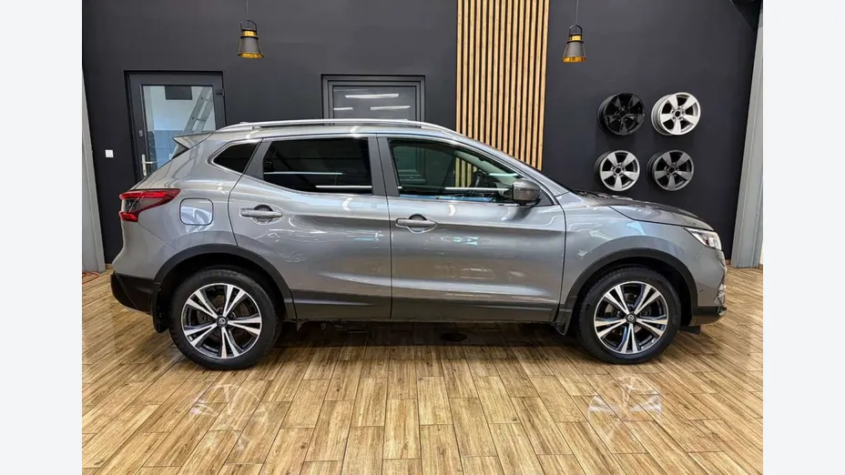 NISSAN Qashqai -