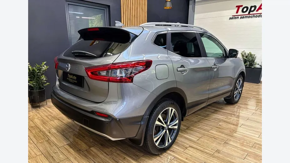 NISSAN Qashqai -