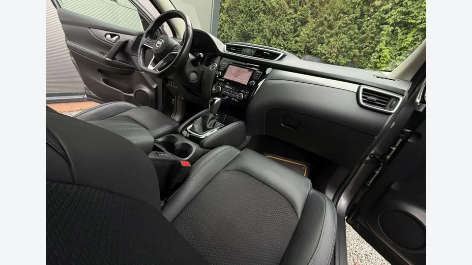 NISSAN Qashqai -