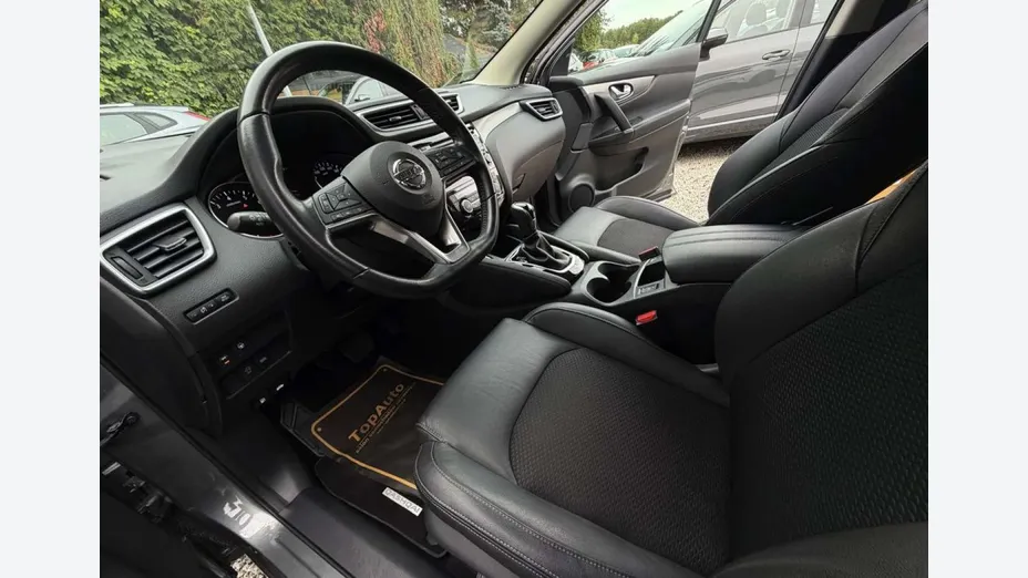 NISSAN Qashqai -