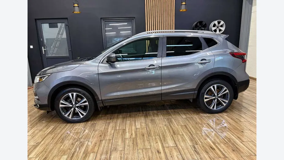 NISSAN Qashqai -