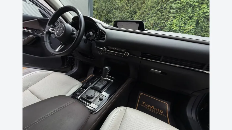 MAZDA CX-30 -