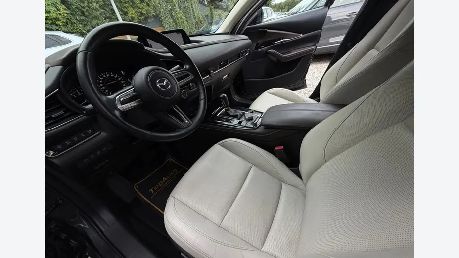 MAZDA CX-30 -