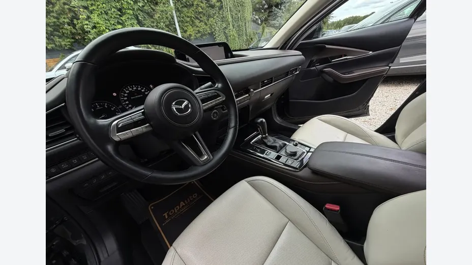MAZDA CX-30 -