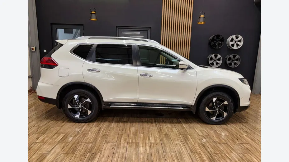 NISSAN X-Trail -