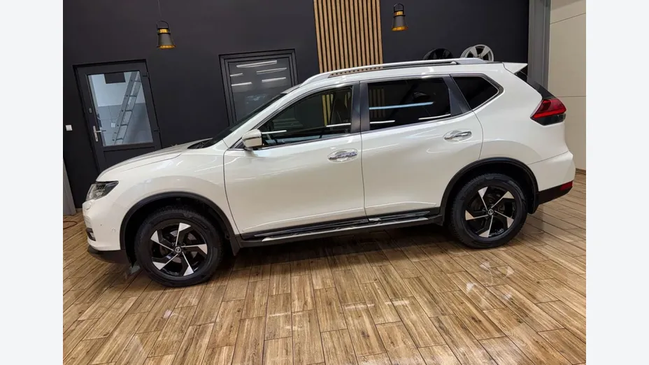 NISSAN X-Trail -