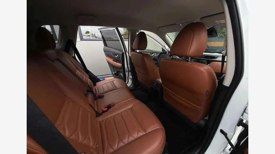 NISSAN X-Trail -