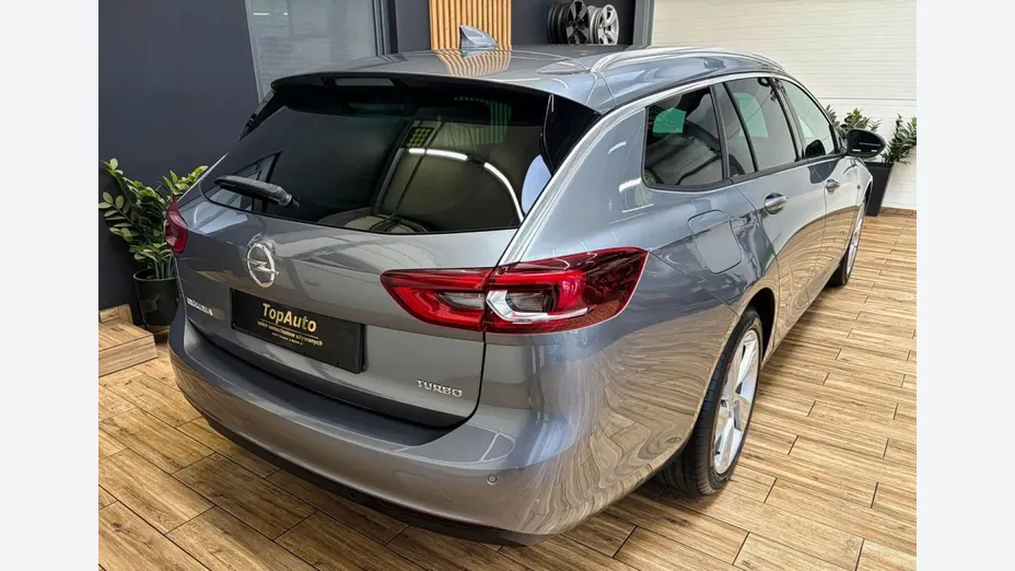 OPEL Insignia -